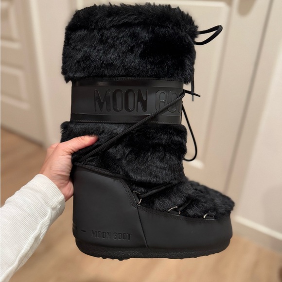Icon Water Resistant Faux Fur Moon Boot - Picture 5 of 10